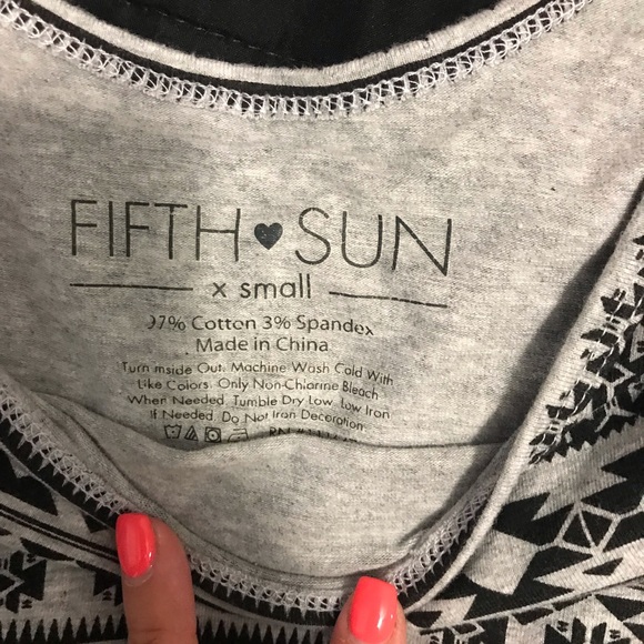 Bundle of 3 crop tops - Picture 6 of 6